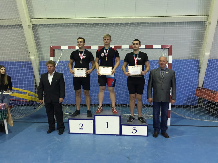 Спортсмены Белгородского района показали отличные результаты в соревнованиях по гиревому спорту.