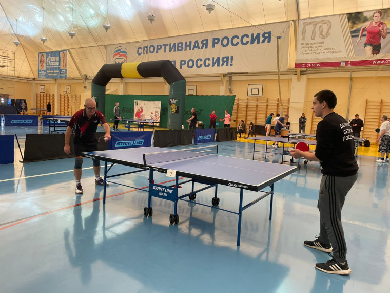В Белгородском районе в рамках Спартакиады среди городских и сельских поселений прошли соревнования по настольному теннису.