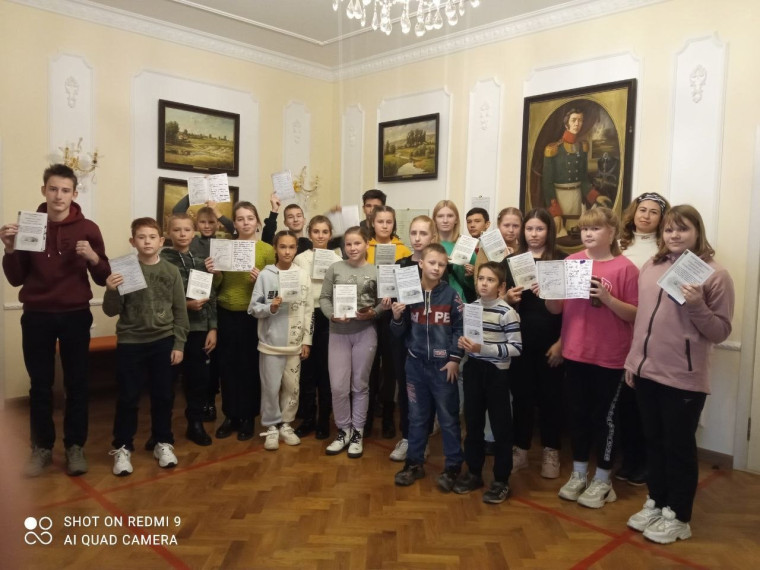 Школьники Белгородского района с экскурсионными программами путешествуют по памятным местам региона.