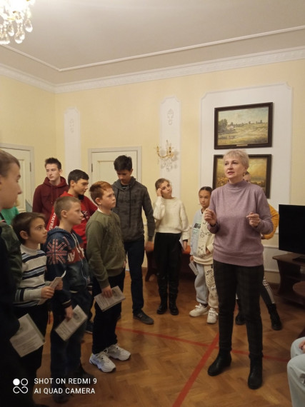 Школьники Белгородского района с экскурсионными программами путешествуют по памятным местам региона.