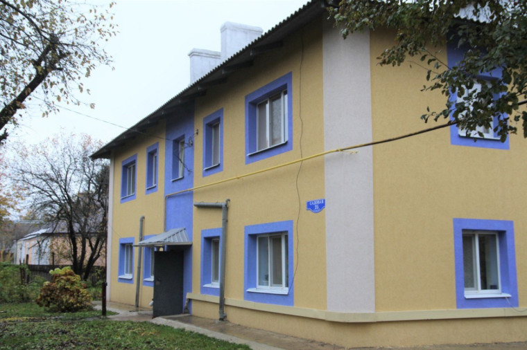 В Весёлой Лопани по губернаторской программе завершено утепление фасадов трёх многоквартирных домов.