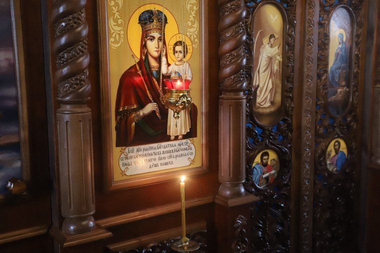 В селе Репное состоялось освещение храма в честь Казанской иконы Пресвятой Богородицы.