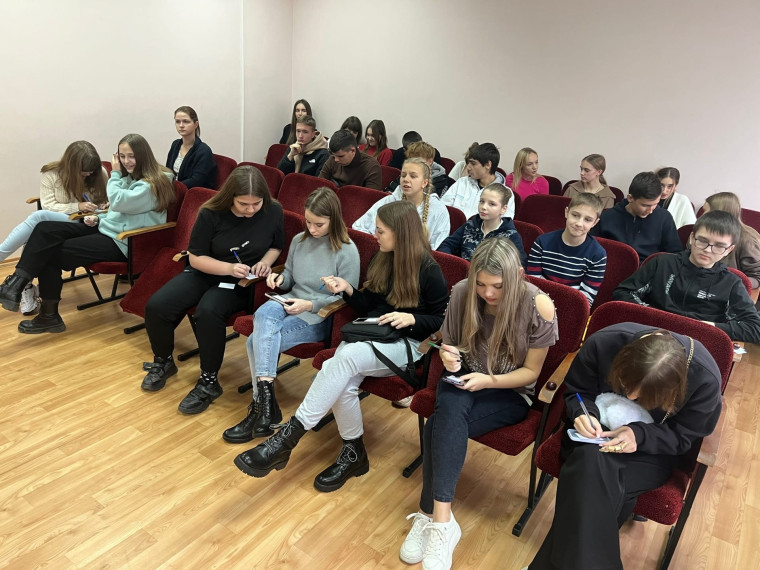 Молодёжь Белгородского района приняла участие в тренинг-игре «В единстве наша сила».