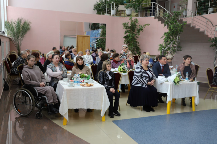 В Разумном прошло торжественное мероприятие, посвящённое подведению итогов районной Декады инвалидов.