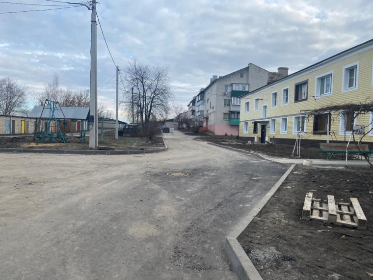 В текущем году в посёлке Октябрьский благоустроили дворовую территорию.