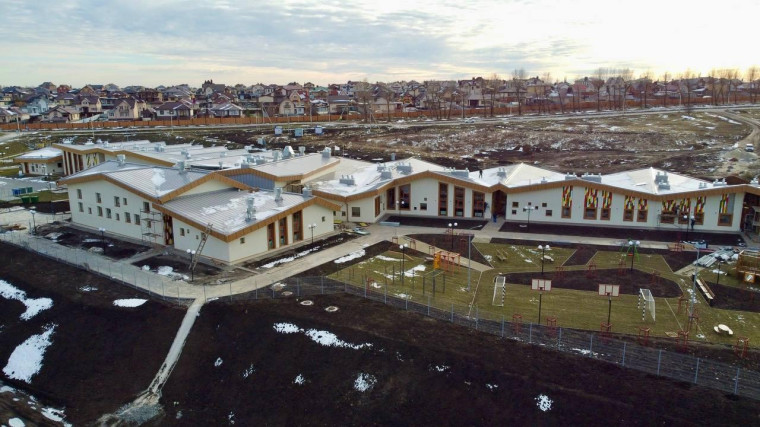 В микрорайоне«Парус» села Репное завершается строительство начальной школы на 100 мест.