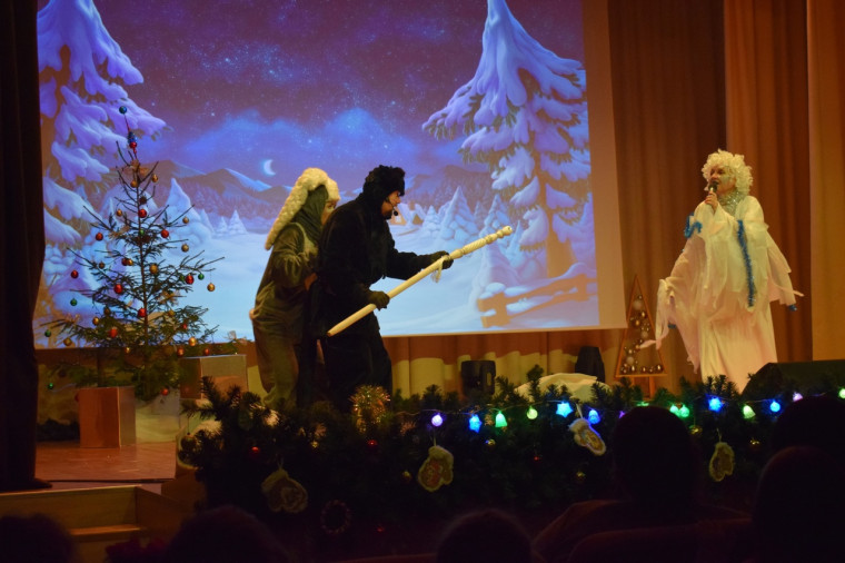В Культурно-спортивном центре села Ближняя Игуменка прошло театрализованное представление «Сказка волшебного леса».
