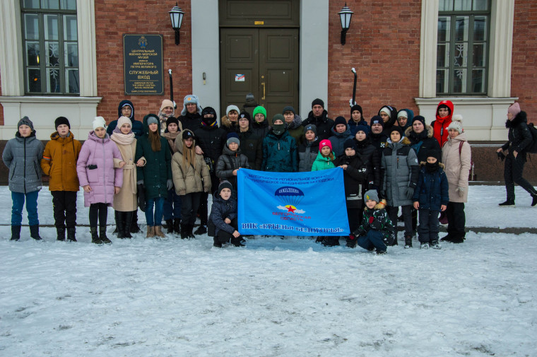 Курсанты военно-патриотического клуба «Крылья Белогорья» посетили Санкт-Петербург.