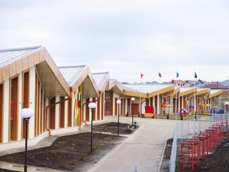 В 2022 году в селе Репное построили начальную школу «Парус детства».