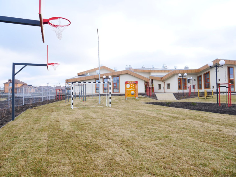 В 2022 году в селе Репное построили начальную школу «Парус детства».