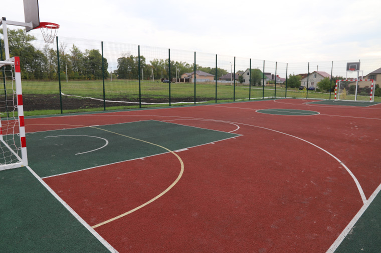 В 2022 году в рамках федерального проекта «Формирование комфортной городской среды» в Новосадовом-26 построили детскую и спортивную площадки.