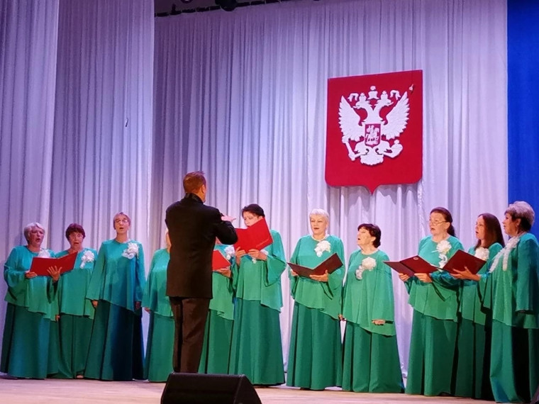 Сегодня хотим рассказать вам о народном академическом хоре Центра культурного развития посёлка Октябрьский.