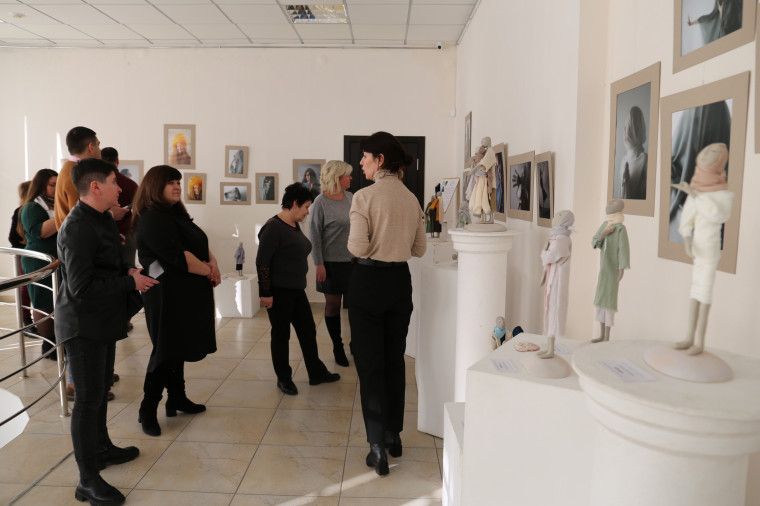Художницы Белгородского района провели выставку «Всем сердцем чувствую…».