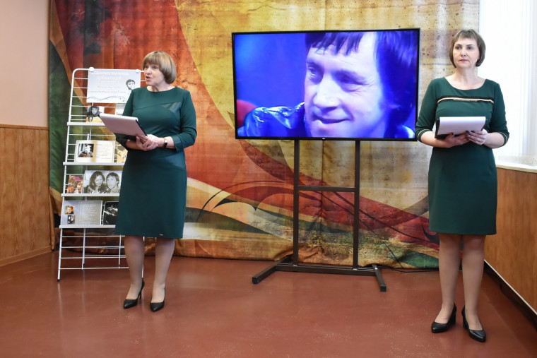 В Новосадовском Центре культурного развития состоялся литературно-музыкальный час «Высоцкий в России – больше, чем опыт».