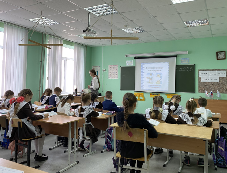 Педагог Разуменской СОШ №1 победила в муниципальном этапе Всероссийского конкурса «Учитель года – 2023».