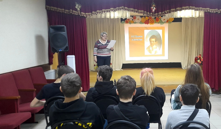 В Центре культурного развития села Беловское состоялся литературный час «По сказкам Пушкина».