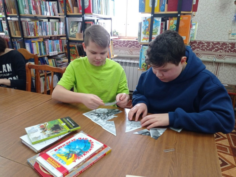 В библиотеке посёлка Бессоновка прошла литературная игра «У Лукоморья…».