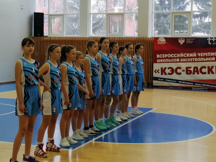 Команда Весёлолопанской СОШ заняла второе место в Чемпионате школьной баскетбольной лиги «КЭС-БАСКЕТ».