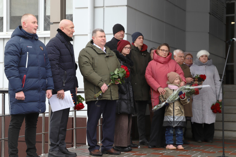 В Белгородском районе открыли мемориальную доску памяти ефрейтора Тимофея Кучера, погибшего в ходе специальной военной операции.