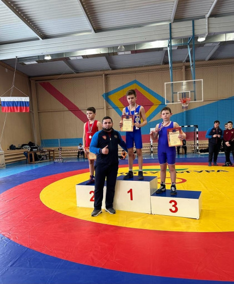 Спортсмены ДЮСШ Белгородского района заняли 5 призовых мест на открытом лично-командном турнире по спортивной борьбе.