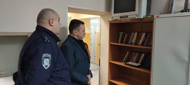 Представитель Общественного совета при УМВД Белгородской области Алексей Потапов посетил с проверкой ОМВД России по Белгородскому району.