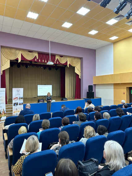 В Центре культурного развития имени Юрия Куценко села Таврово состоялась презентация брошюры «Города Белгородской черты».