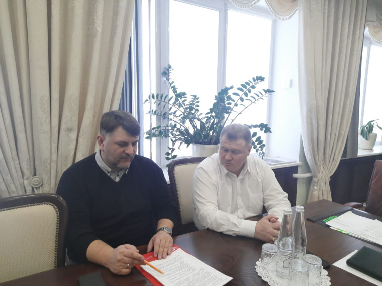 Глава администрации Белгородского района встретился с директором Института приграничного сотрудничества и интеграции.