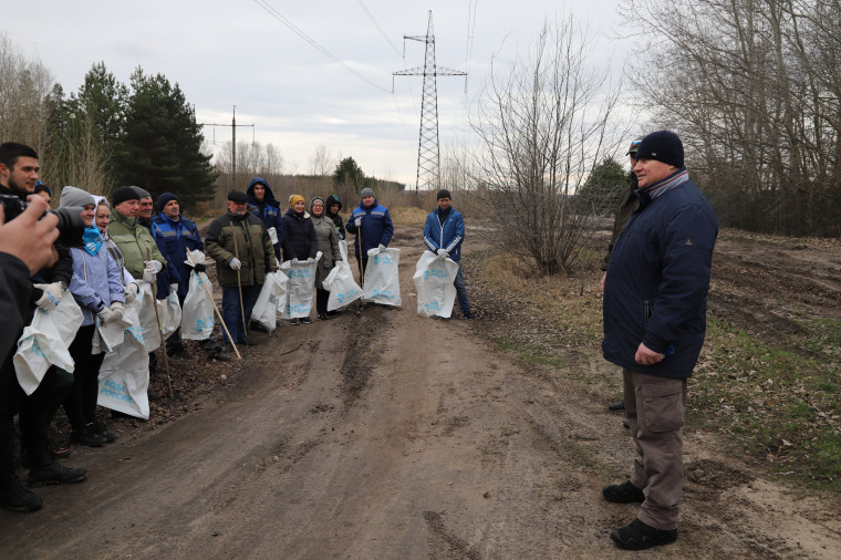 В Белгородском районе продолжается масштабная весенняя уборка территории.