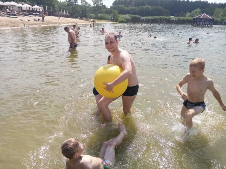 Мероприятие, посвящённое «Рождению строки», проводилось в Центре культурного развития. Участники встречи исполнили душевные стихотворения и песни о любви, войне и тёплом лете. В завершении им вручили памятные дипломы. Проведение таких вечеров направлено н.