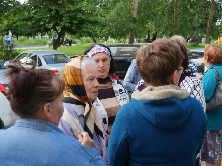 Владимир Перцев посетил пункт временного размещения жителей Шебекинского горокруга, которые сейчас находятся в нашем районе..