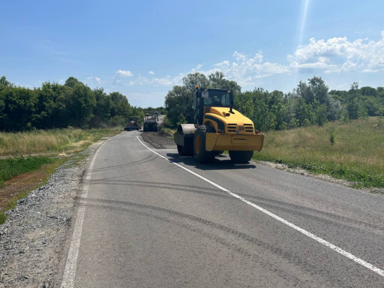 В Белгородском районе ремонтируют участок автодороги «Бессоновка-Солохи-Стригуны».
