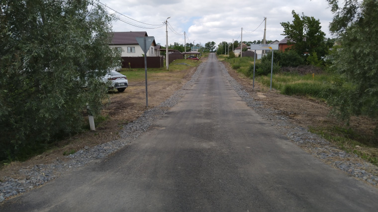 На двух улицах в Новой Нелидовке отремонтировали дорожное полотно.