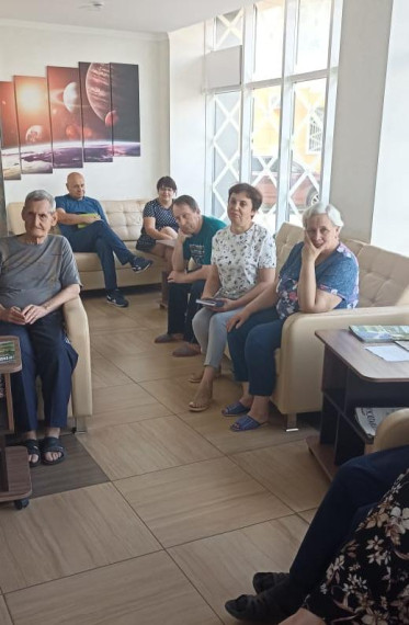 Владимир Перцев встретился с жителями Белгородского района, которые сейчас проживают в пунктах временного размещения.