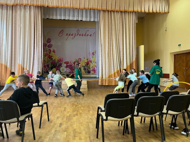 Дети Белгородского района с пользой проводят летние каникулы в пришкольных лагерях.