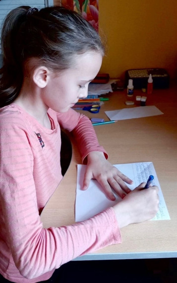 Дети в пришкольных лагерях Белгородского района участвуют в акции «Письмо солдату».