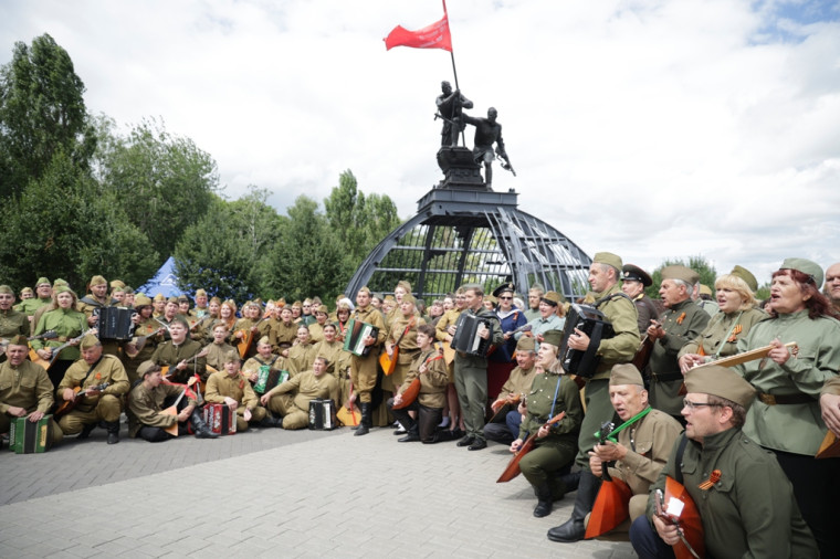 Делегация Белгородского района приняла участие в памятных мероприятиях, посвящённых 80-й годовщине Прохоровского танкового сражения.