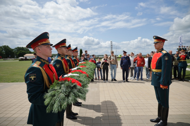 Делегация Белгородского района приняла участие в памятных мероприятиях, посвящённых 80-й годовщине Прохоровского танкового сражения.