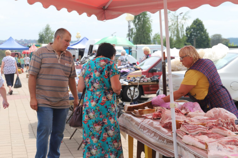 В поселениях Белгородского района проходят продовольственные ярмарки выходного дня.