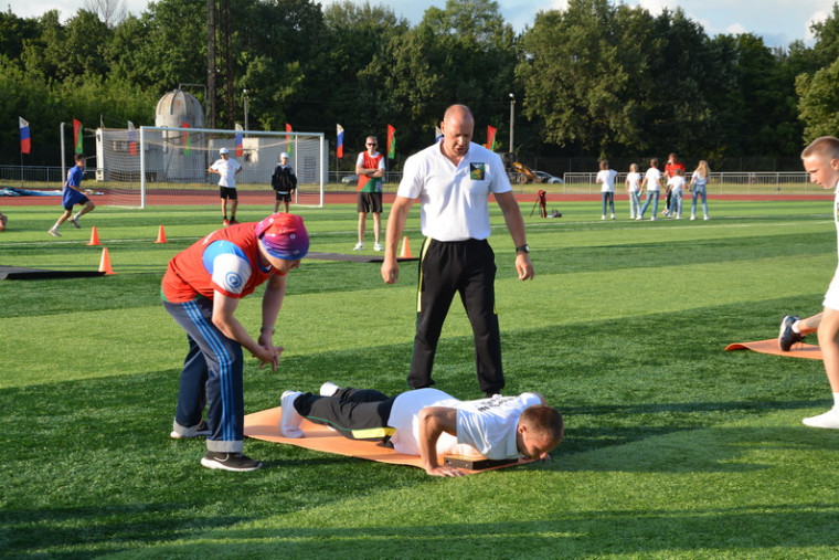 Сборная команда спортсменов Белгородского района приняла участие в областном Дне физкультурника.