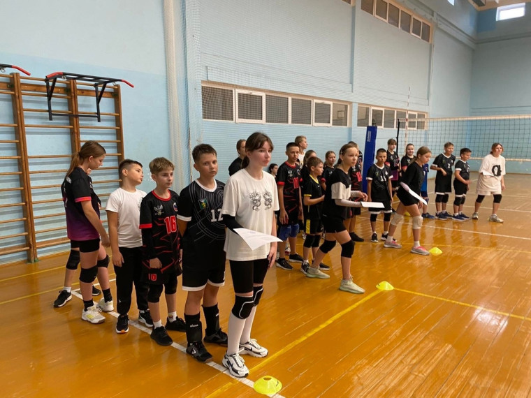 ДЮСШ Белгородского района провели спортивный праздник по волейболу, приуроченный Дню знаний.