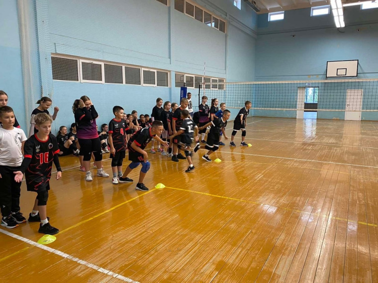 ДЮСШ Белгородского района провели спортивный праздник по волейболу, приуроченный Дню знаний.