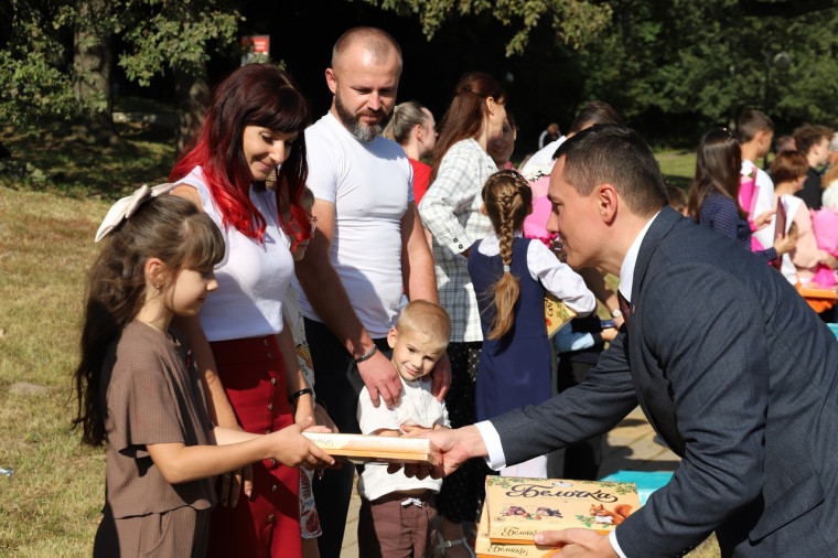 В Белгородском районе состоялся I фестиваль многодетных семей «Традициям быть!».