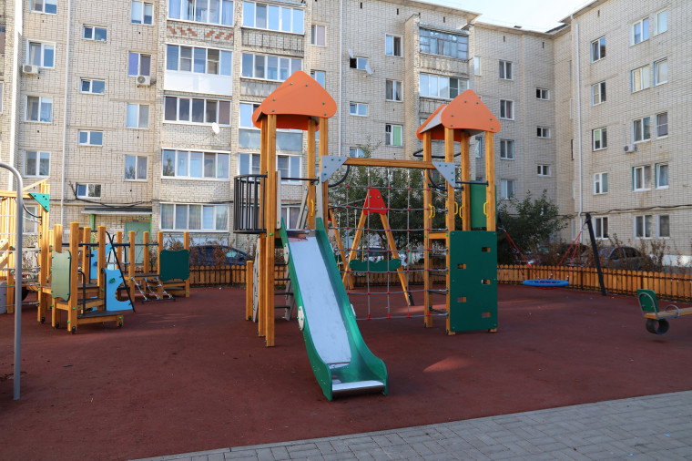 В Разумном, на улице Филиппова, 12, построили современную площадку для детских игр и занятий спортом.