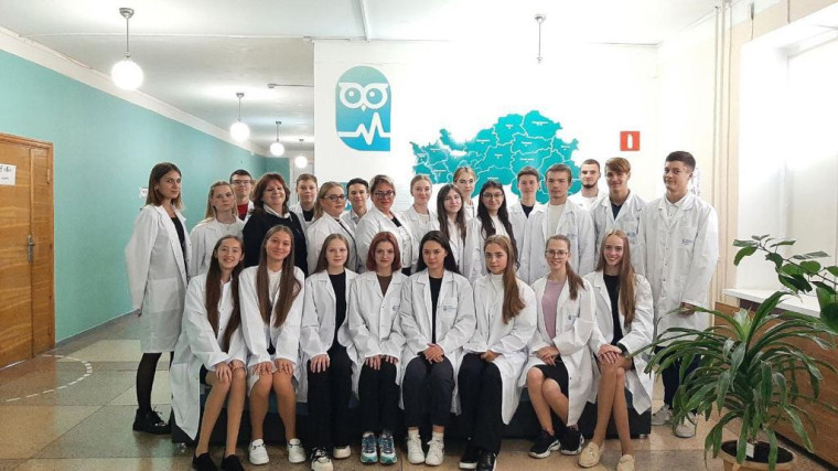 Учеников медицинских классов торжественно посвятили в «юных медиков Белогорья».