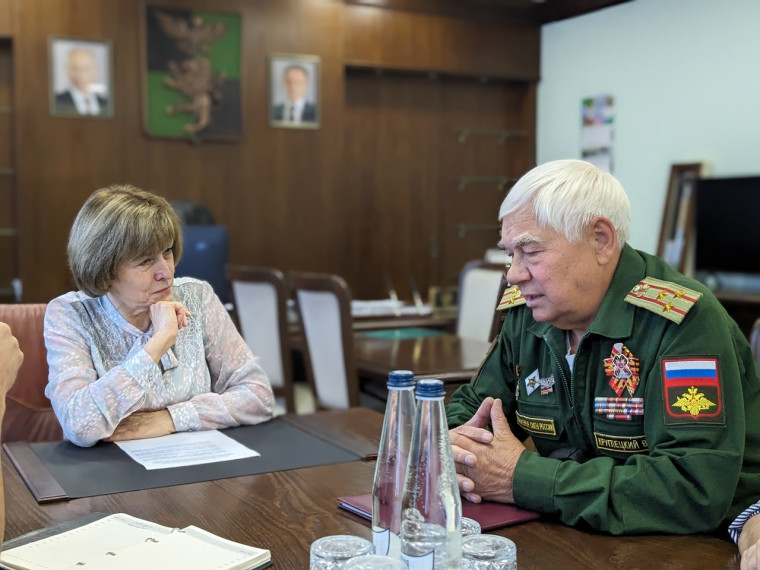 Анна Куташова провела встречу с активом районных НКО.