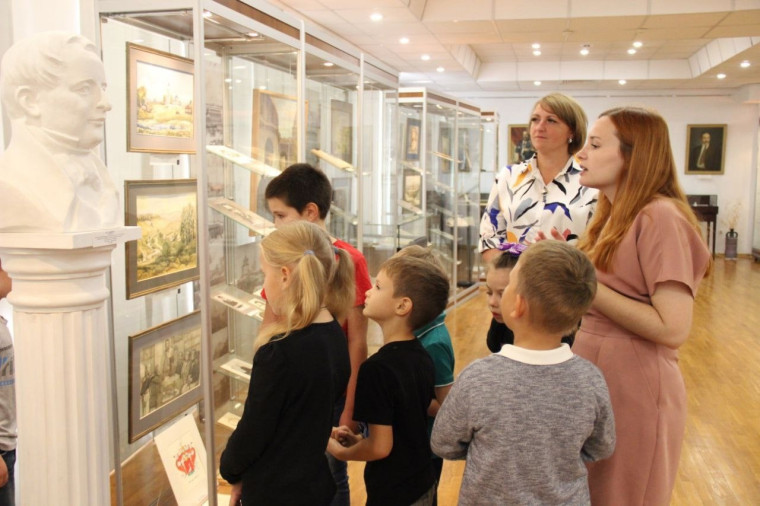 Учащиеся «Территории Успеха» посетили Пушкинскую библиотеку-музей.