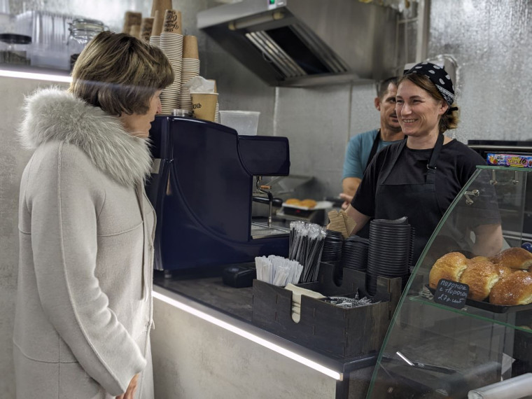 Жительница Весёлой Лопани открыла кофейню на средства соцконтракта.