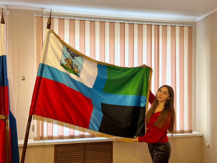 В Белгородском районе отмечают региональный праздник – День флага Белгородской области.