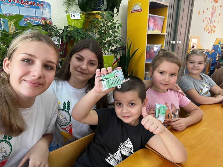 Студенты БелГАУ провели профориентационное занятие для воспитанников детского сада «Золотой ключик» города Строитель.
