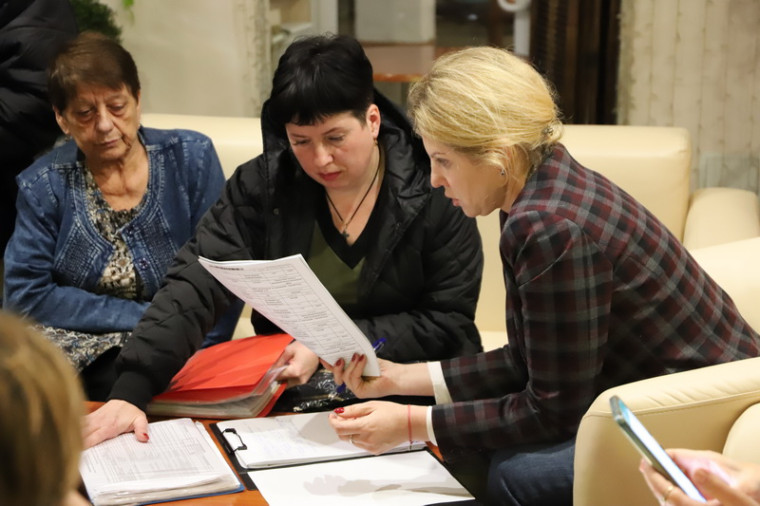 Работа с отселёнными жителями приграничья Белгородского района продолжается.